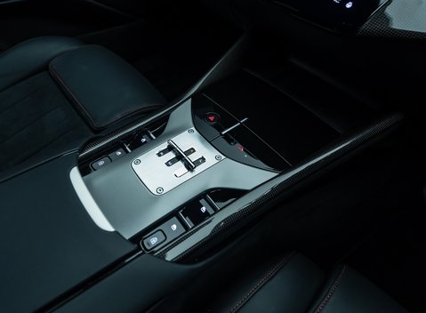 Ferrari Purosangue 32