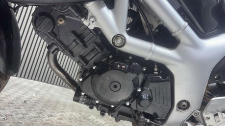 Suzuki SV650 2000 25K 1 OWNER PROJECT BIKE SPARES OR REPAIR 650CC A2 23
