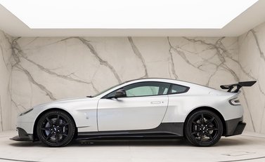 Aston Martin Vantage GT8 2