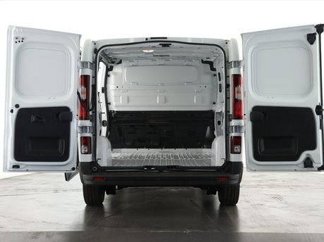 Renault Trafic LL30 90kW 52kWh Advance Van Auto 2
