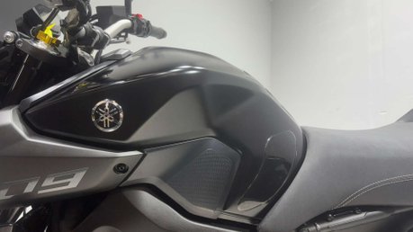 Yamaha MT-09 ABS 2020 ONLY 8K 2 OWNER AKRAPOVIC QUICKSHIFTER FSH 900CC NAKED 25