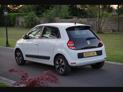 Renault Twingo 1.0 SCe Play Euro 6 5dr 8