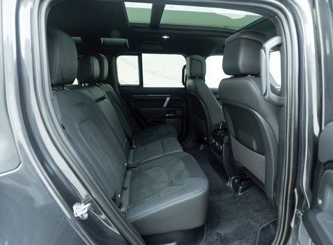 Land Rover Defender 110 V8 13