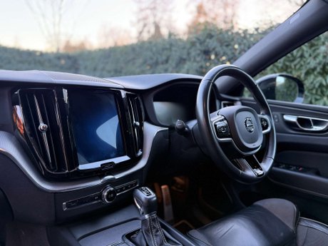 Volvo XC60 2.0 T5 R-Design Auto AWD Euro 6 (s/s) 5dr 18
