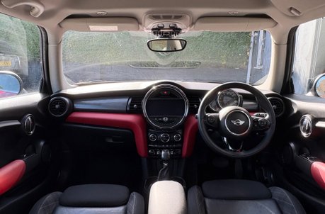 Mini Hatch Cooper 1.5 Automatic Chili / Media XL 3 door - SAT NAV - CONNECTED 11