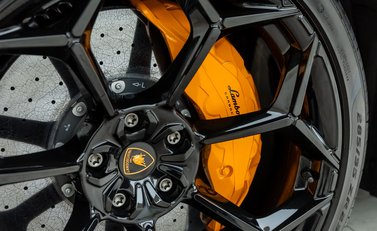 Lamborghini Urus Performante 38