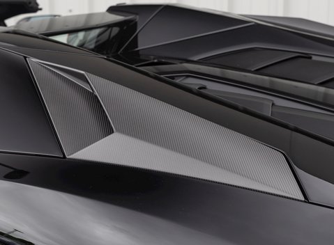 Lamborghini Aventador SV LP 750-4 Roadster 13