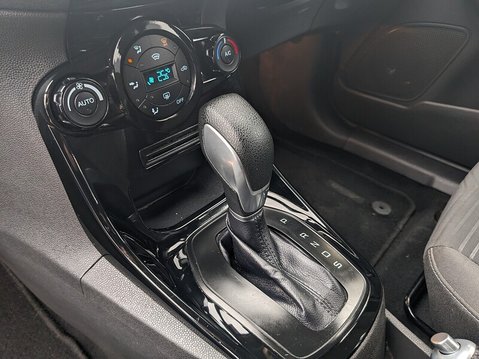 Ford Fiesta TITANIUM 13