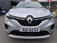 Renault Captur ICONIC TCE 4