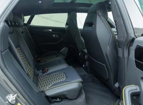 Lamborghini Urus S 18