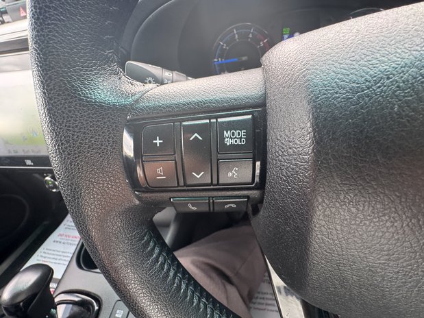 Toyota Hilux Invincible X | Auto | 2.8 LT | Double Cab | Sensors | EURO 6 | NO VAT 22