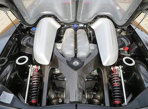 Porsche Carrera GT 14