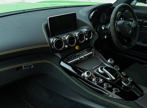 Mercedes-Benz AMG GT R 17