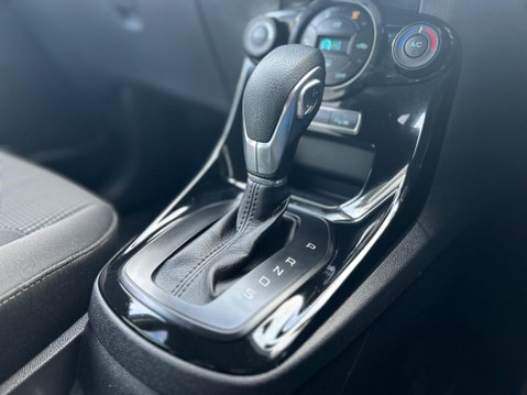 Ford Fiesta TITANIUM 7