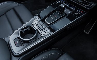 Porsche 911 Targa 4S (992) 24