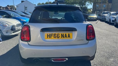 Mini Hatch COOPER 5
