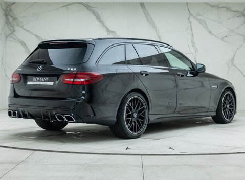 Mercedes-Benz C Class AMG C 63 ESTATE 3