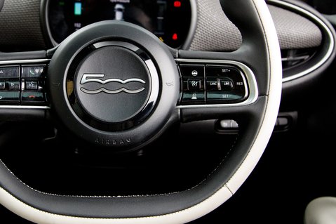 Fiat 500e LA PRIMA 21