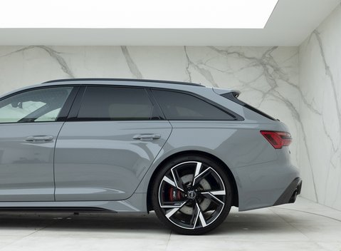 Audi RS6 Avant Carbon Black 33