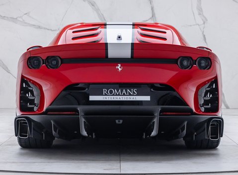 Ferrari 812 Competizione 5