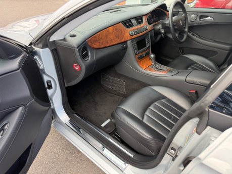 Mercedes-Benz CLS CLS320 CDI 31