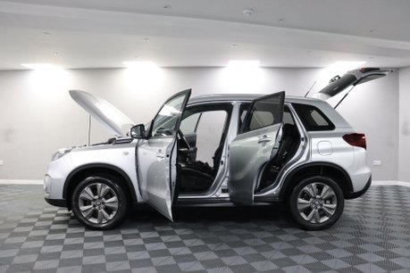 Suzuki Vitara SZ-T BOOSTERJET MHEV 6