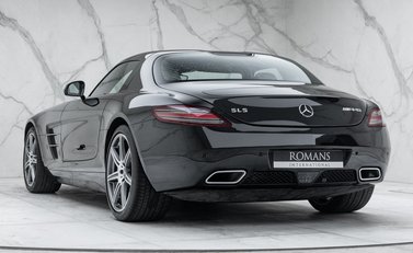 Mercedes-Benz SLS AMG 11