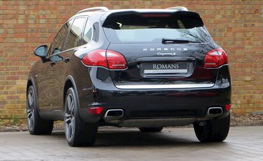 Porsche Cayenne S Hybrid 12