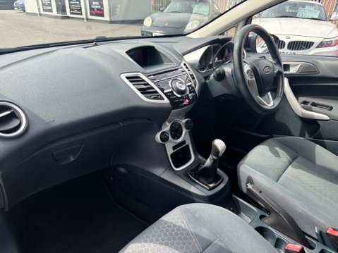 Ford Fiesta TITANIUM 19