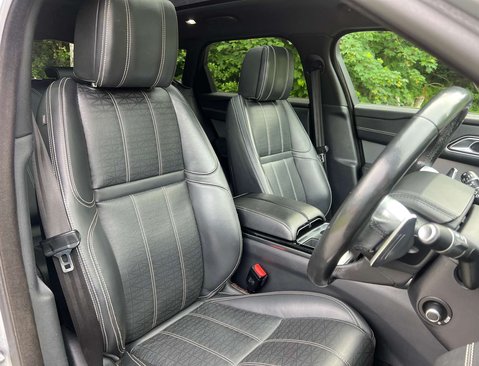 Land Rover Range Rover Velar 3.0 Range Rover Velar R-Dynamic HSE D300 Auto 4WD 5dr 18