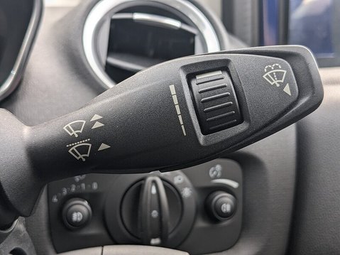 Ford Fiesta TITANIUM 24