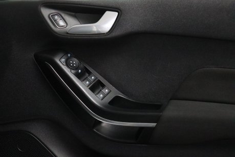 Ford Fiesta TITANIUM 36