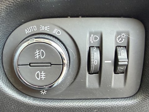 Vauxhall Mokka 1.2 Turbo 100 Elite Nav Premium 5dr 32