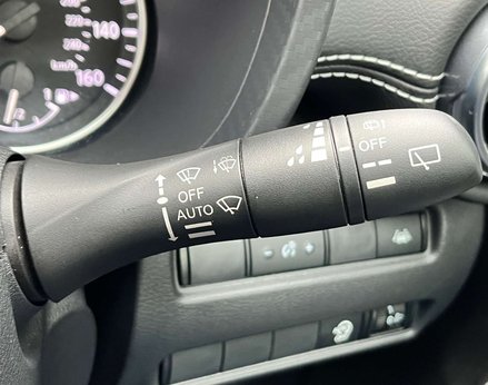 Nissan Juke 1.0 Juke N-Connecta DiG-T Semi-Auto 5dr 63