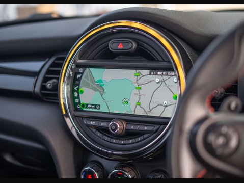 Mini Hatch 2.0 John Cooper Works Auto 3dr 22