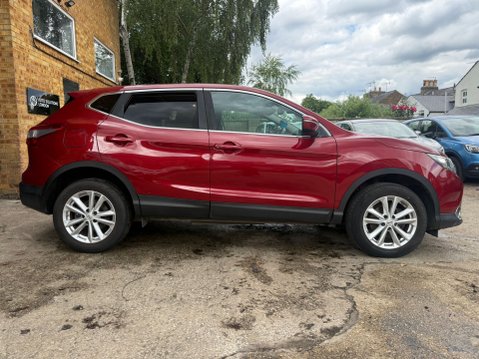 Nissan Qashqai 1.2 DIG-T Acenta Premium SUV 5dr Petrol Manual 2WD 6