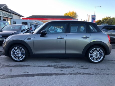 Mini Hatch COOPER 1.5 Chili Media XL 5 dr Manual 63000mls FSH 2 Owners £35 tax 3