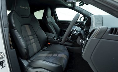 Porsche Cayenne Turbo GT 10