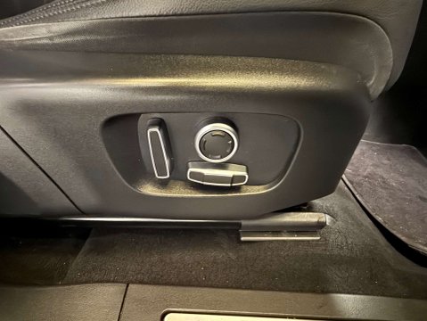 Land Rover Range Rover Evoque 2.0 Range Rover Evoque R-Dynamic SE D MHEV Auto 4WD 5dr 15