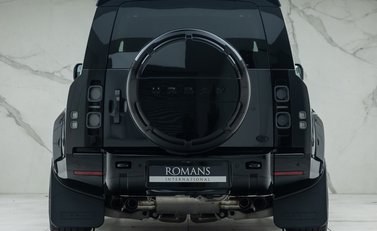 Land Rover Defender 90 V8 P525 URBAN 8
