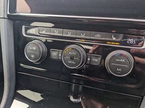 Volkswagen Golf R TSI 4MOTION DSG 32