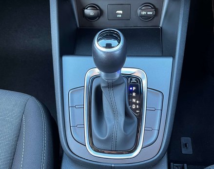 Hyundai KONA 1.6 Kona SE Connect GDi HEV Semi-Auto 5dr 50