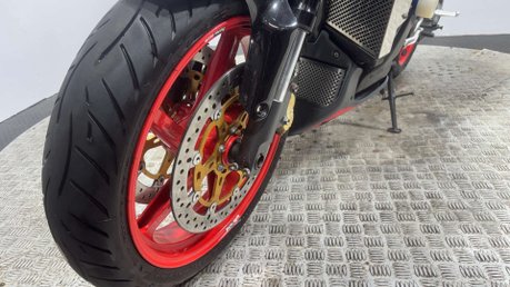 Aprilia RSV TUONO 2005 19K ICONIC STREETFIGHTER NAKED 1000CC NEW MOT 9