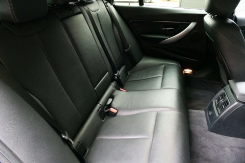 BMW 3 Series 2.0 320i Sport Auto 5dr 24
