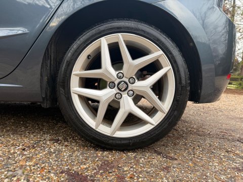 SEAT Ibiza 1.0 TSI FR Euro 6 (s/s) 5dr GPF 28