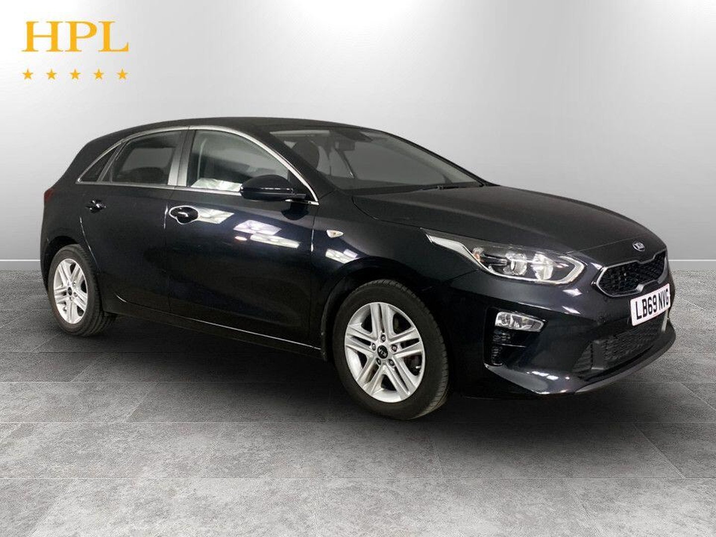 Kia Ceed listing photo