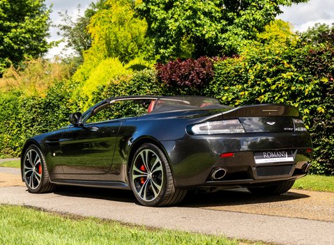 Aston Martin V12 Vantage ROADSTER 4