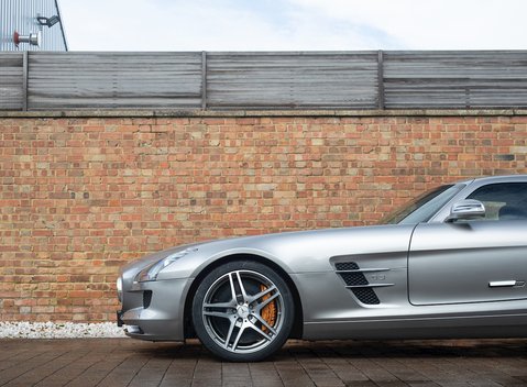 Mercedes-Benz SLS AMG 26