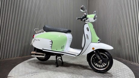Royal Alloy GT 2020 ONLY 1K 1 OWNER SCOOTER LONG MOT MODERN RETRO 125CC 2