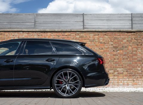 Audi RS6 Avant Performance 29